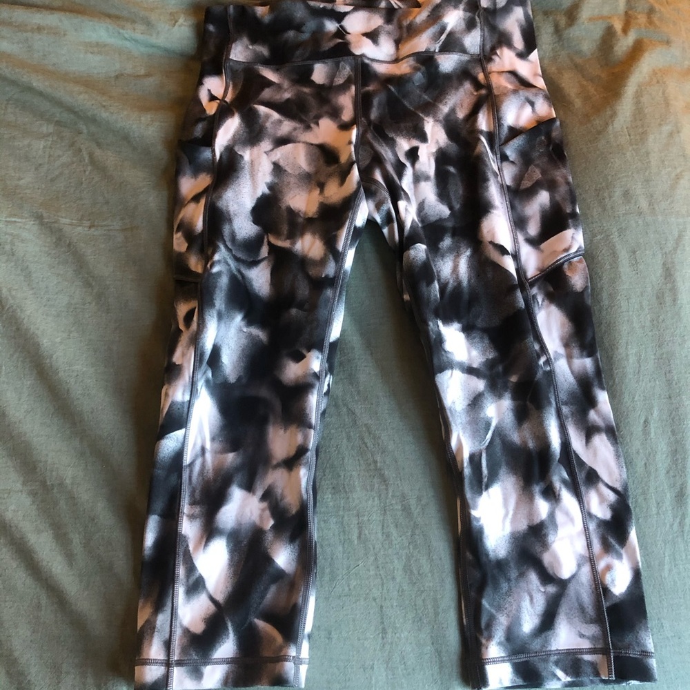 Lululemon crop leggings